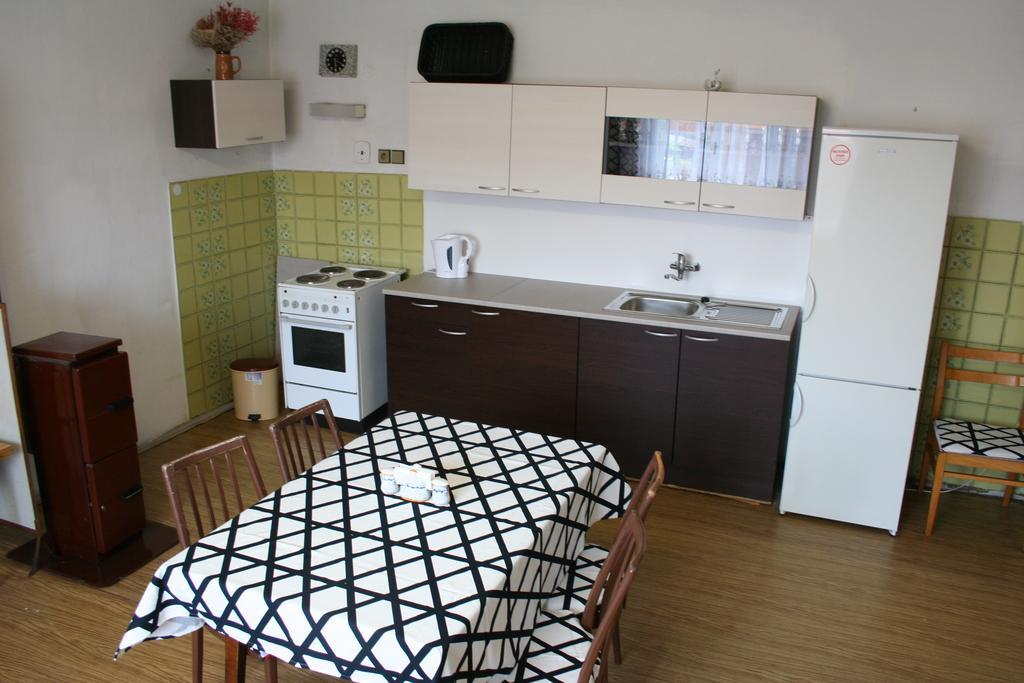 Vejminek U Drahusky Mcely Apartment Luaran gambar